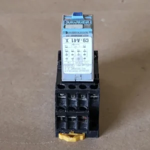 AC Control Relay C9-A41X, Serie QR-C w/ Relay Socket 0361EW2