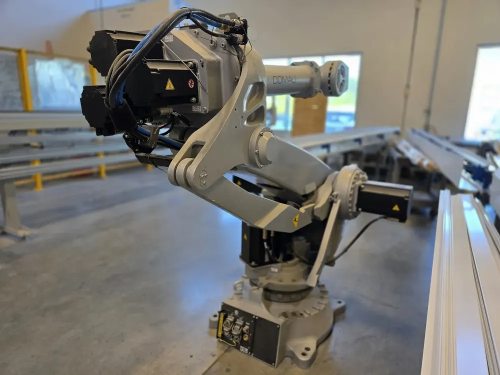 Smart5 6-Axis Foundry Robot Arm NJ-220-2.7