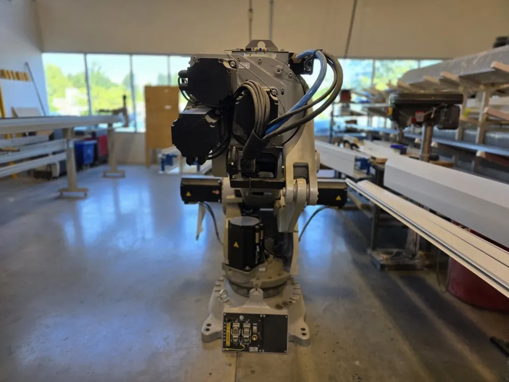Smart5 6-Axis Foundry Robot Arm NJ-220-2.7