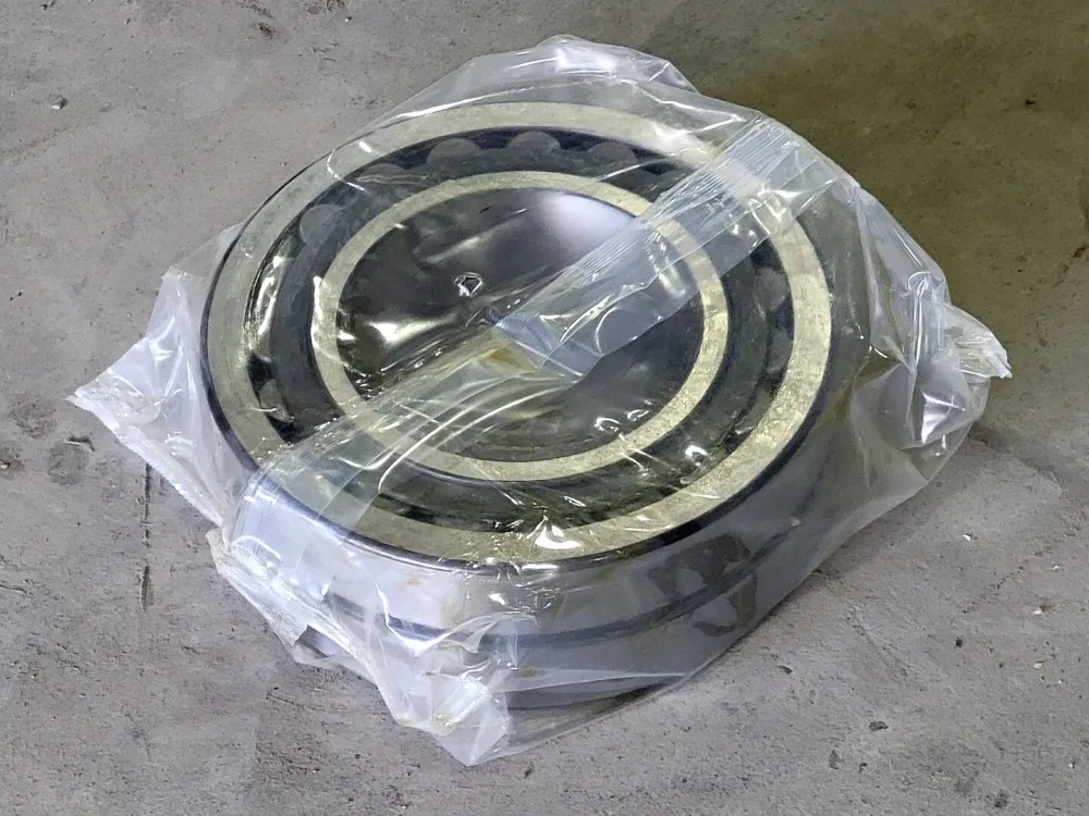 Spherical Roller Bearing 140mm ID x 250mm OD x 88mm W, 23228CCK/W33