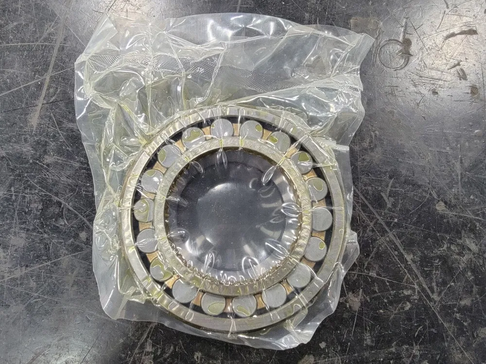 Spherical Roller Bearing 22213 CAK/C3W33