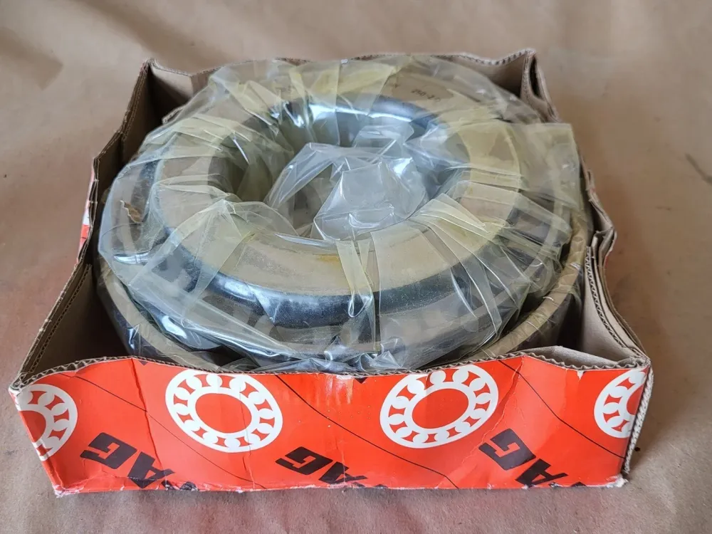 Tapered Roller Bearing 90mm ID x 190mm OD x 67.5 mm W, 32318A