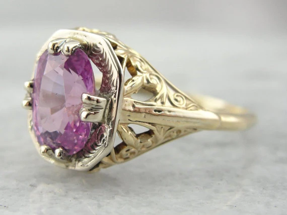 Art Nouveau Filigree Ring Fuchsia Sapphire voor lagers en assen