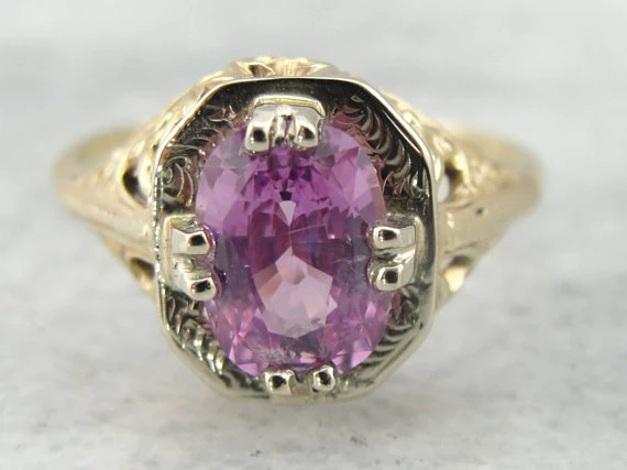 Art Nouveau Filigree Ring Fuchsia Sapphire voor lagers en assen