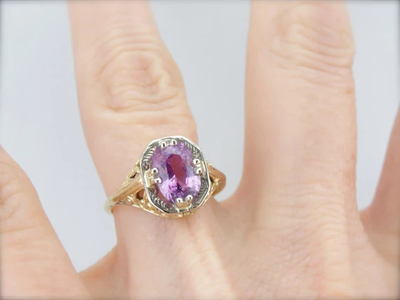 Art Nouveau Filigree Ring Fuchsia Sapphire voor lagers en assen