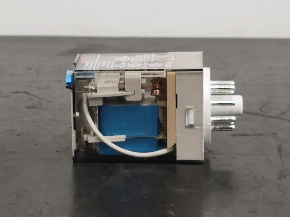 10 Amp Tube Base Relay 700-HA32Z24-3-4