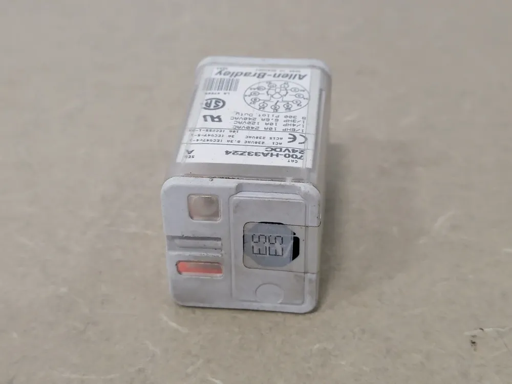 10 Amp Tube Base Relay 700-HA33Z24 met Overbelastingsbeveiliging