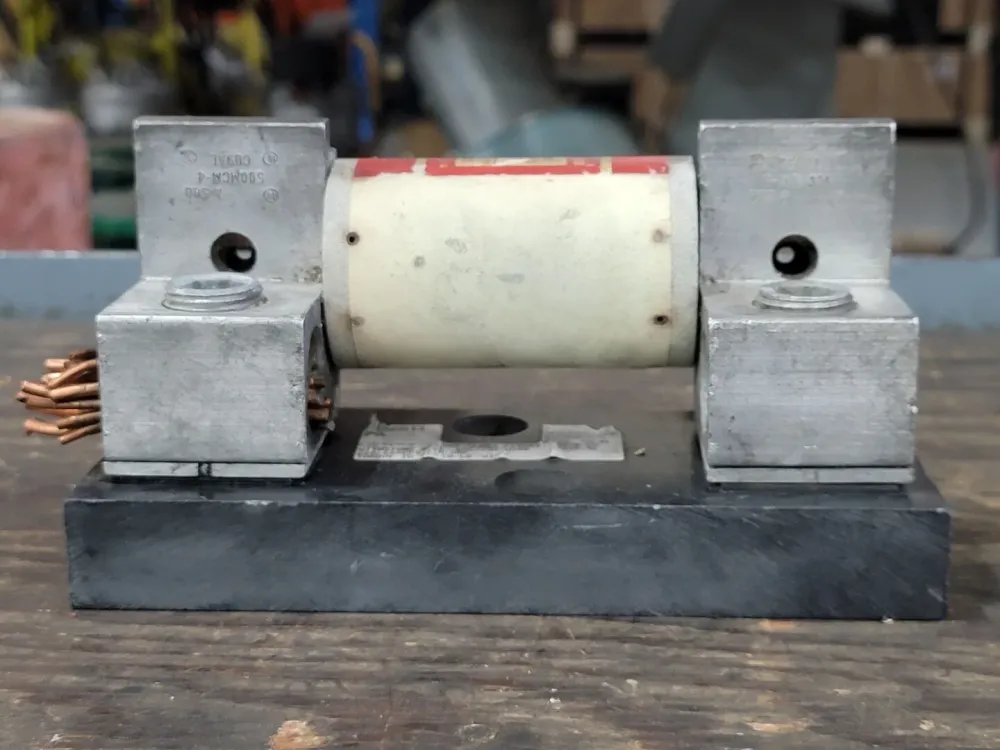 Fuse Holder J60400-1CR