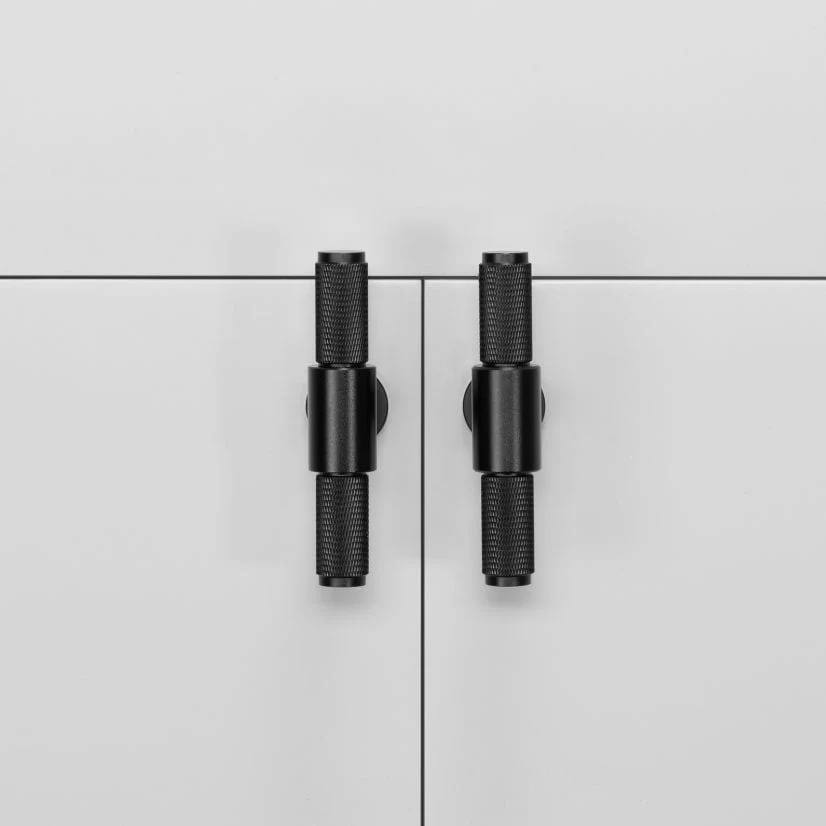 T-BAR / CROSS / ZWART