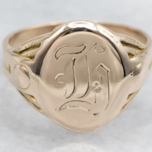 Lasergravering Old English Letter "T" Gold Signet Ring