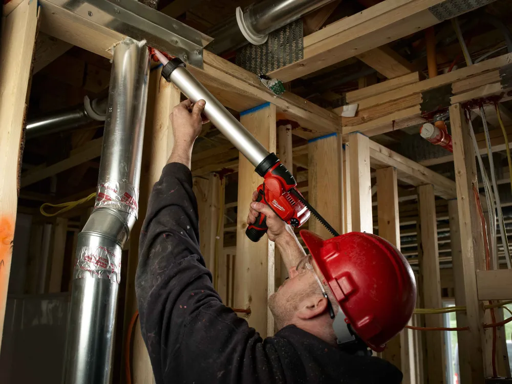 MILWAUKEE M12™ 20 oz. Lichtmetaal Barrel Caulk & Adhesive Gun Kit