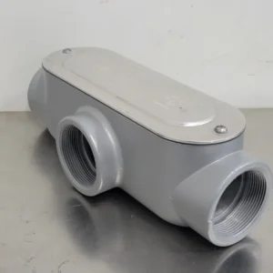 2 . T-Shaped Conduit Fitting w/ Cover E30640