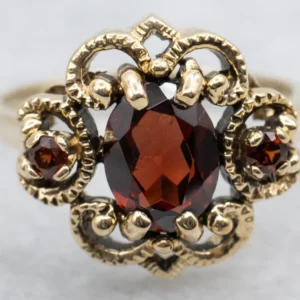 Ornate Twisting Verguld Garnet Ring