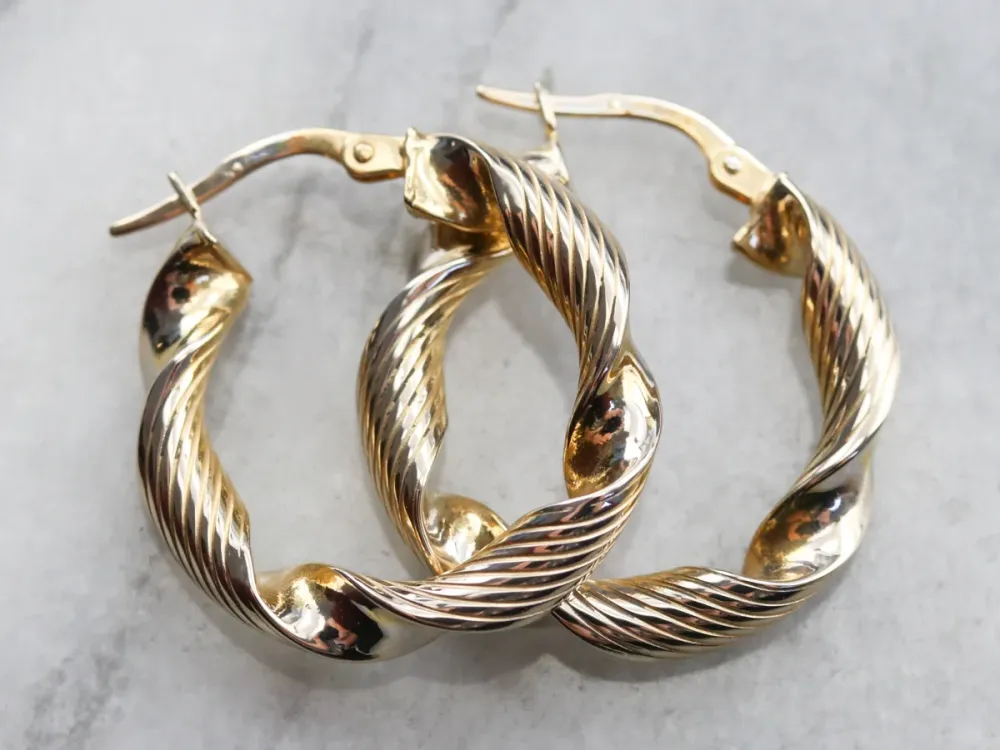 Twisted Goud Ribbon Hoop Earrings