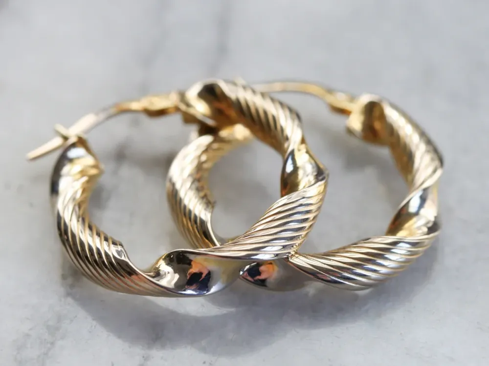 Twisted Goud Ribbon Hoop Earrings