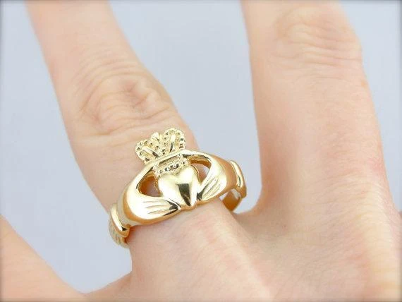 14K Yellow Goud Claddagh Ring