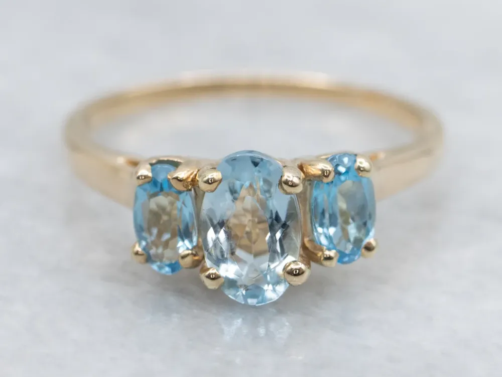 Aquamarine and Blue Topaz Ring 14K Citroengeel Gold
