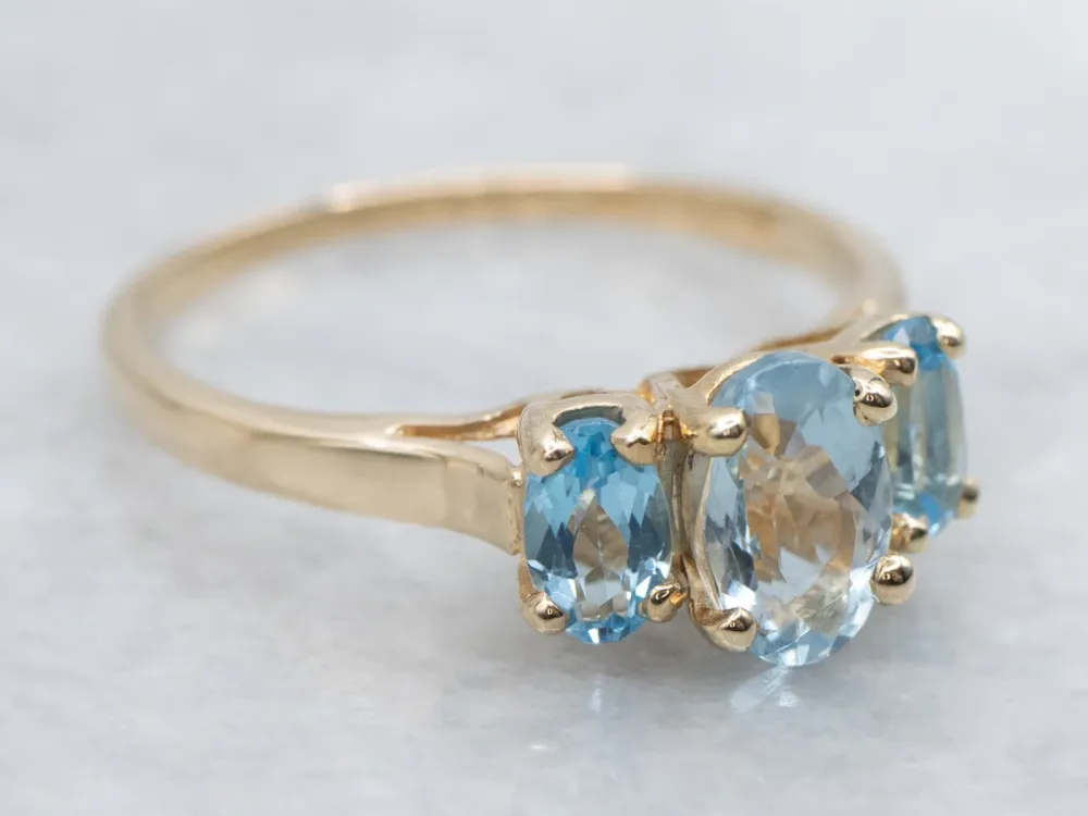 Aquamarine and Blue Topaz Ring 14K Citroengeel Gold