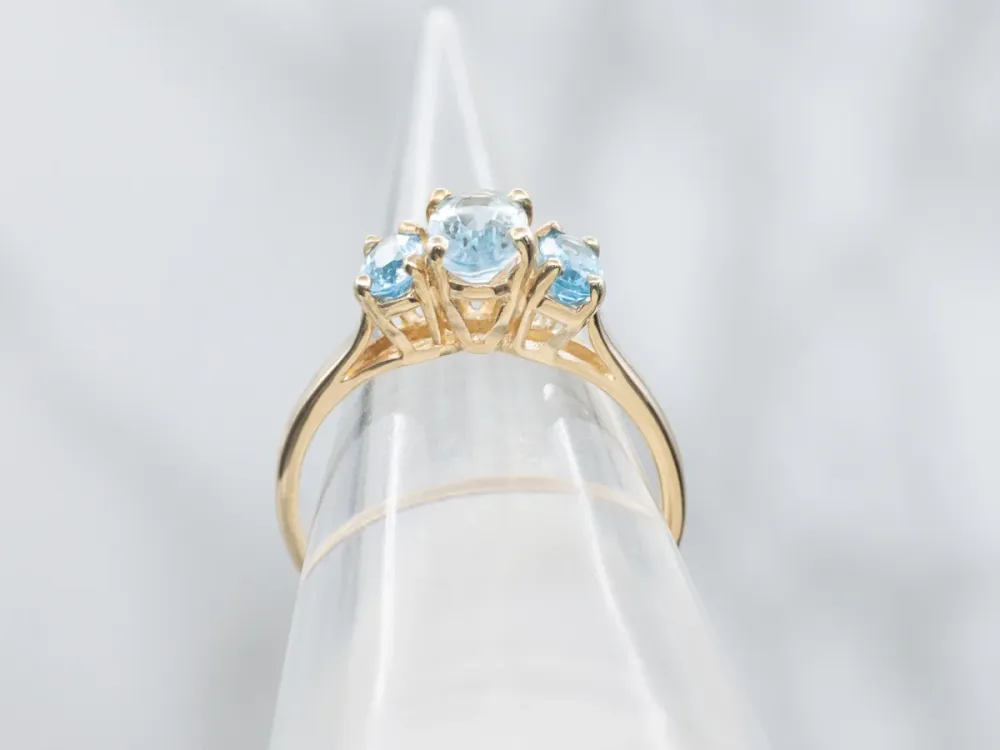 Aquamarine and Blue Topaz Ring 14K Citroengeel Gold