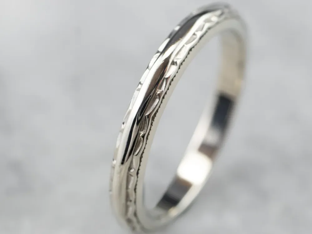 Bedrukt 14K White Gold Wedding Band