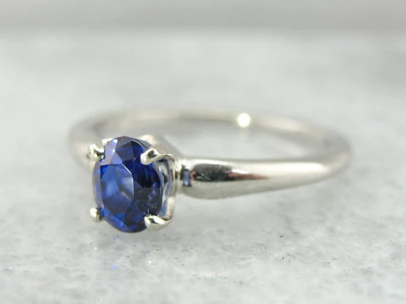 Blue Ceylon Sapphire Sneeuwwit Gold Solitaire Engagement Ring