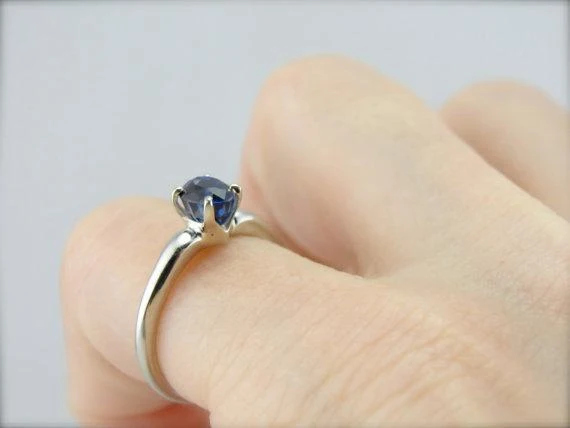 Blue Ceylon Sapphire Sneeuwwit Gold Solitaire Engagement Ring