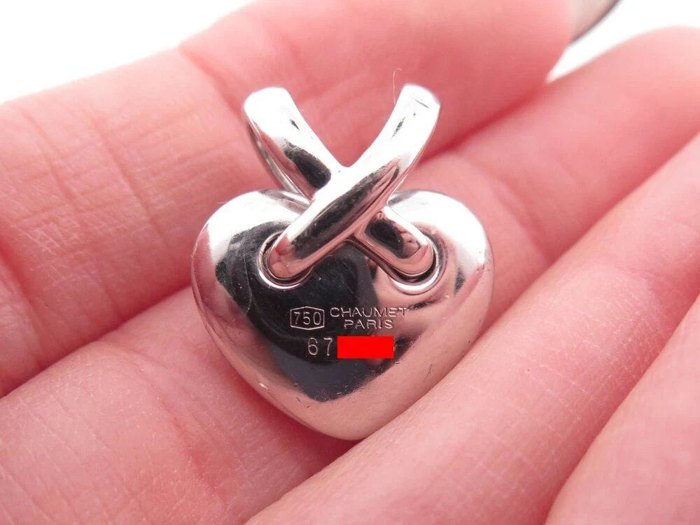 CHAUMET heart pendant links white goud 13 diamonds
