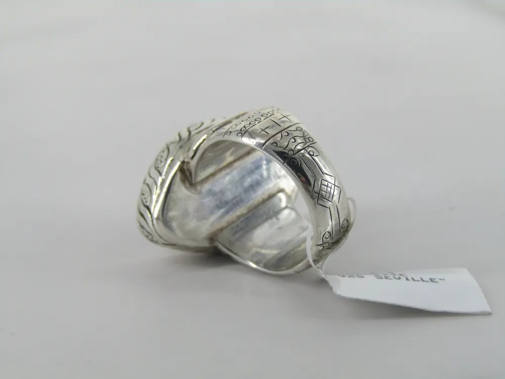 Gifvrij Shape Marcasite Ring Engraved Patterns Surrounding Band