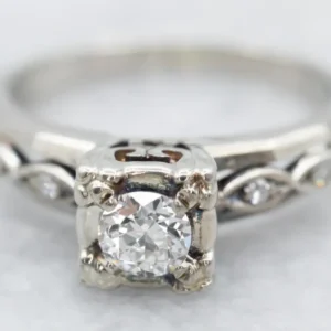 Gorgeous 14K Parelmoer Gold Diamond Engagement Ring