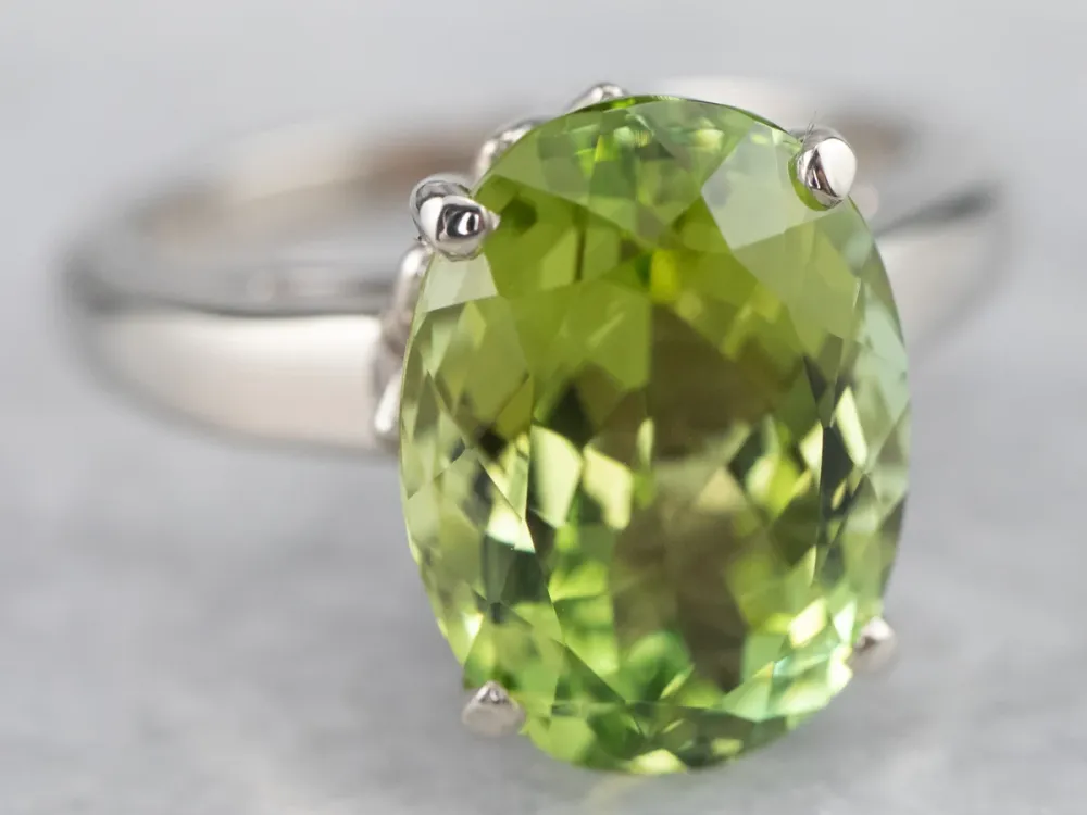 Green Tourmaline Solitaire Ring Sneeuwwit Gold