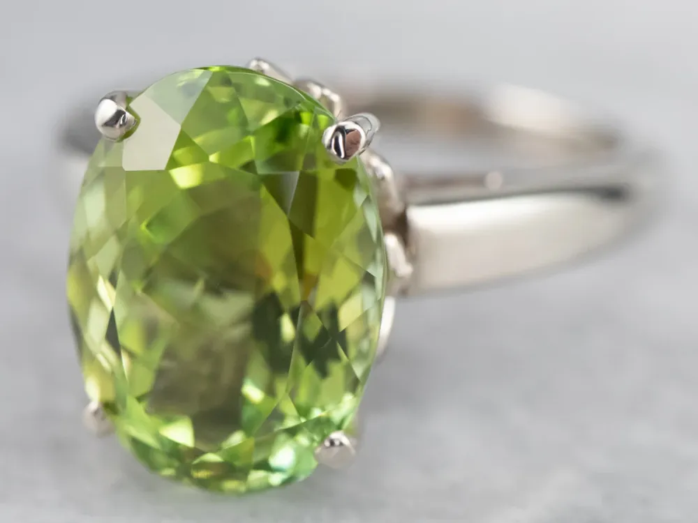 Green Tourmaline Solitaire Ring Sneeuwwit Gold