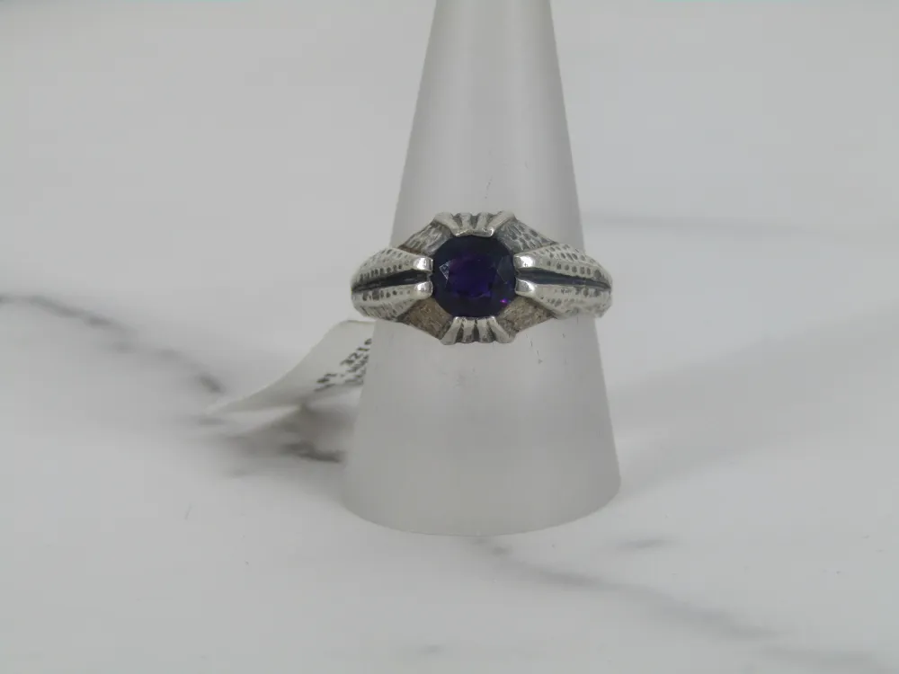 Hammered Finish Kwikzilver Ring Amethyst Center