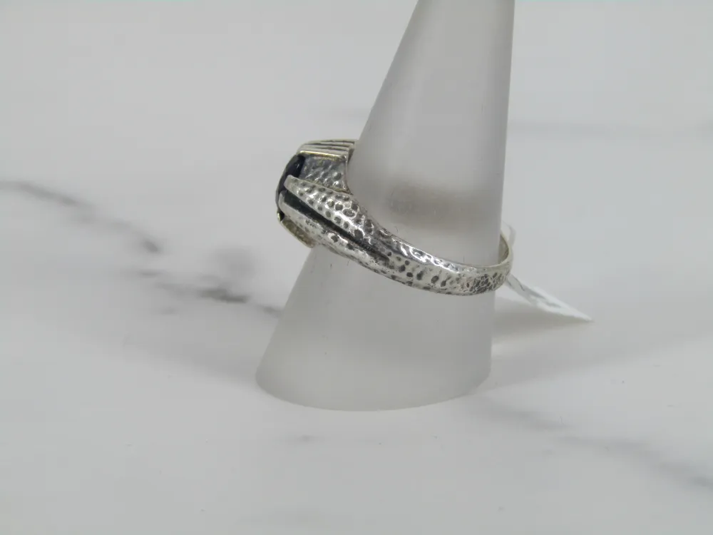 Hammered Finish Kwikzilver Ring Amethyst Center