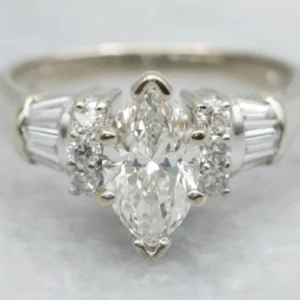 IGI Certified Marquise Cut Diamond White Verguld Engagement Ring