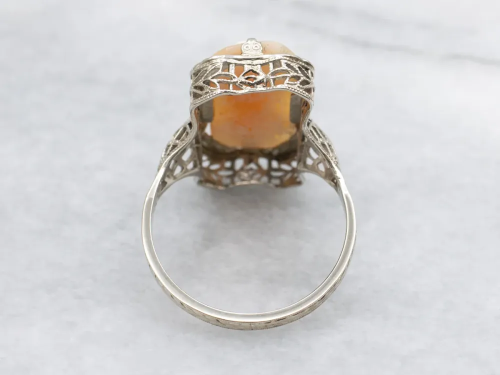 Lovely Art Deco Cameo White Gouden Filigree Ring