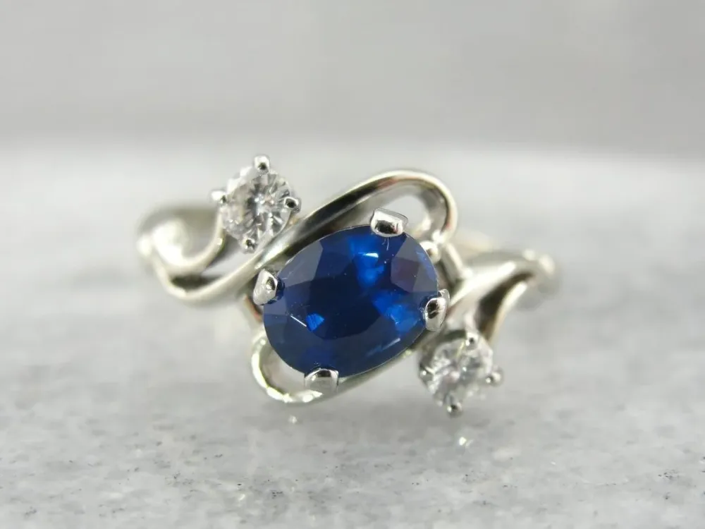 Modernist Sapphire and Diamond Ring White Verguld