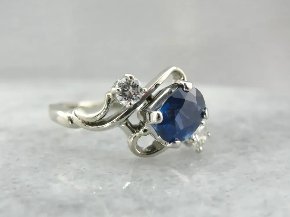 Modernist Sapphire and Diamond Ring White Verguld