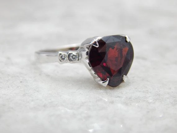 Pear Shaped Red Garnet Ivoor Gold Ring