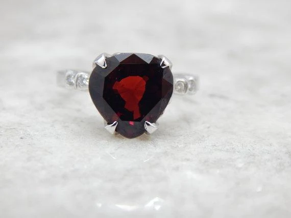 Pear Shaped Red Garnet Ivoor Gold Ring
