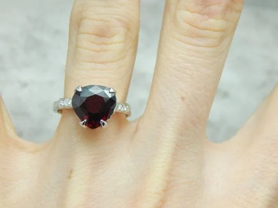 Pear Shaped Red Garnet Ivoor Gold Ring