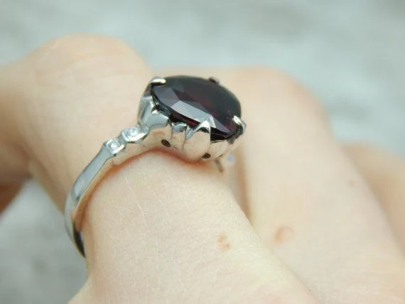 Pear Shaped Red Garnet Ivoor Gold Ring