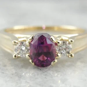 Raspberry Framboos Sapphire and Diamond Engagement Ring