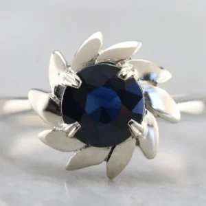 Sapphire Decorative White Goud Ring