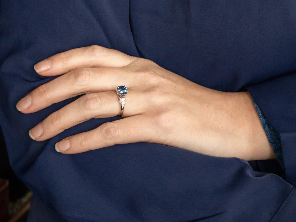 Sapphire and Diamond Engagement Ring White Gouden