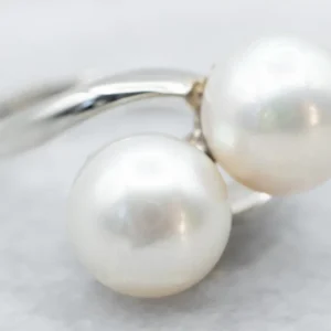 Simple and Timeless Pearl Bypass Ring