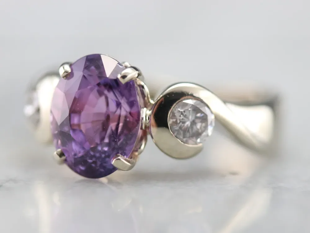Sluitring Modernist Pruimenpaars Sapphire and Diamond Ring