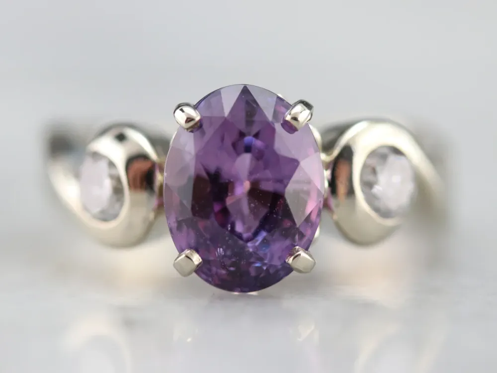 Sluitring Modernist Pruimenpaars Sapphire and Diamond Ring