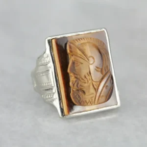 Van vroeger Tiger's Eye Cameo White Gold Men's Ring