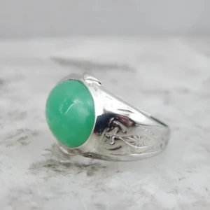 Vintage Religious White Verguld and Chrysoprase Ring