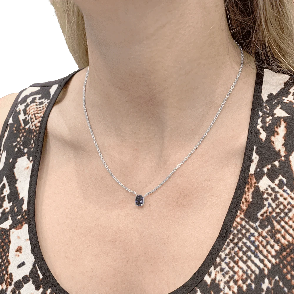 White gold necklace, sapphire.